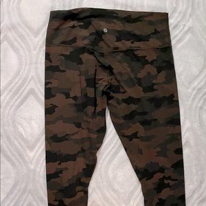 EUC Lululemon Align Pant 25" size 14 in brown camo